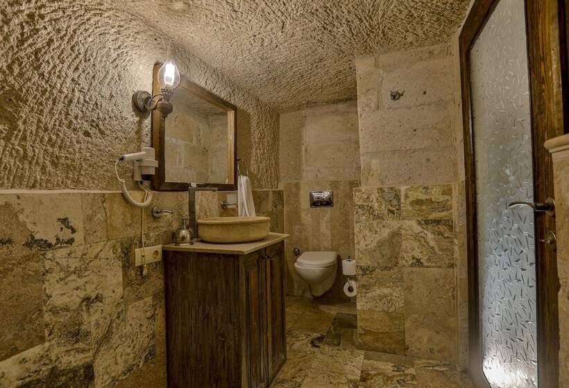 اتاق استاندارد, Hidden Cave
