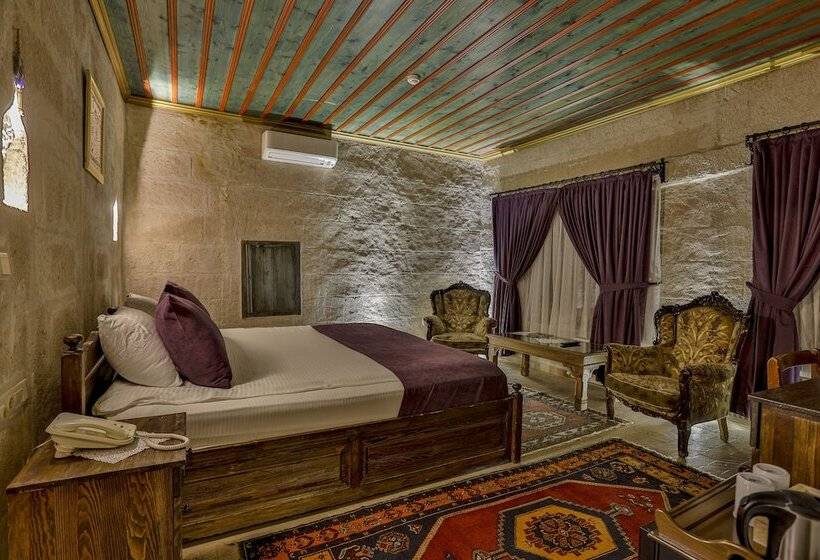اتاق سوپریور, Hidden Cave