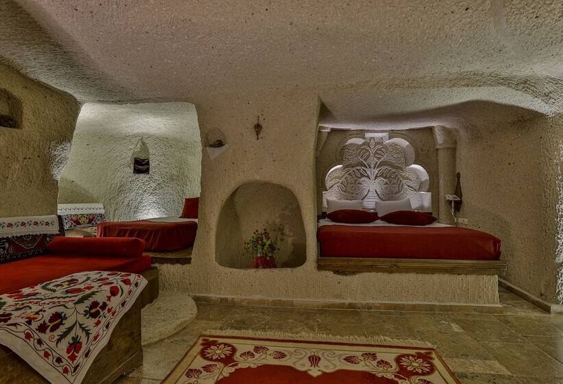 سوییت خانوادگی, Hidden Cave