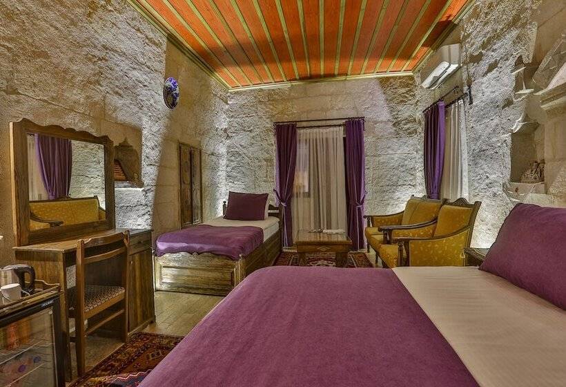 חדר דלוקס, Hidden Cave