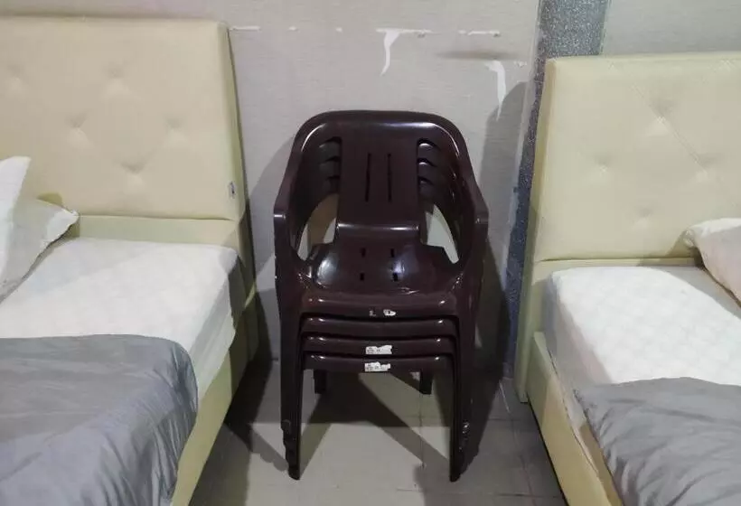 اتاق خانوادگی با چشم‌انداز جانبی دریا, Horizon Inn