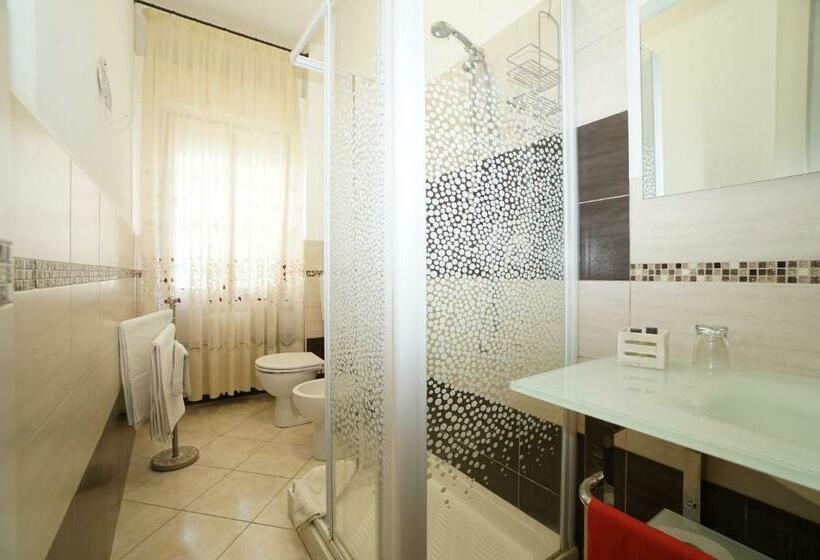 标准间, La Mimosa