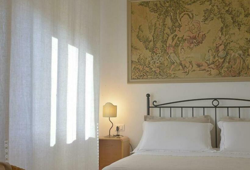 标准间, La Mimosa