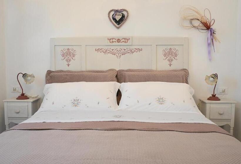 带1个卧室的带阳台的公寓, La Mimosa