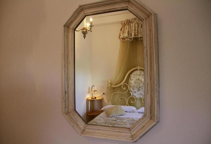 基本间, La Mimosa