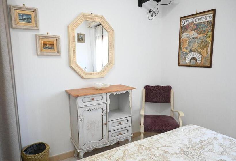 基本间, La Mimosa