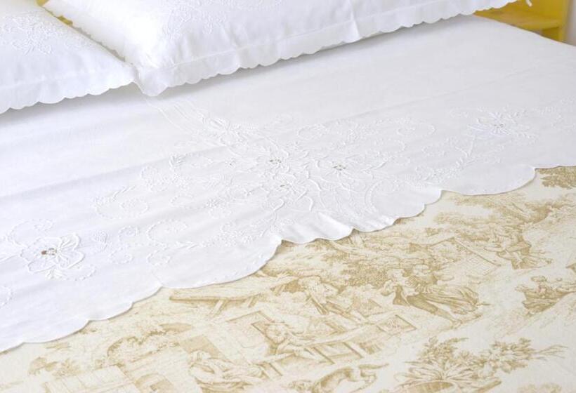 基本间, La Mimosa