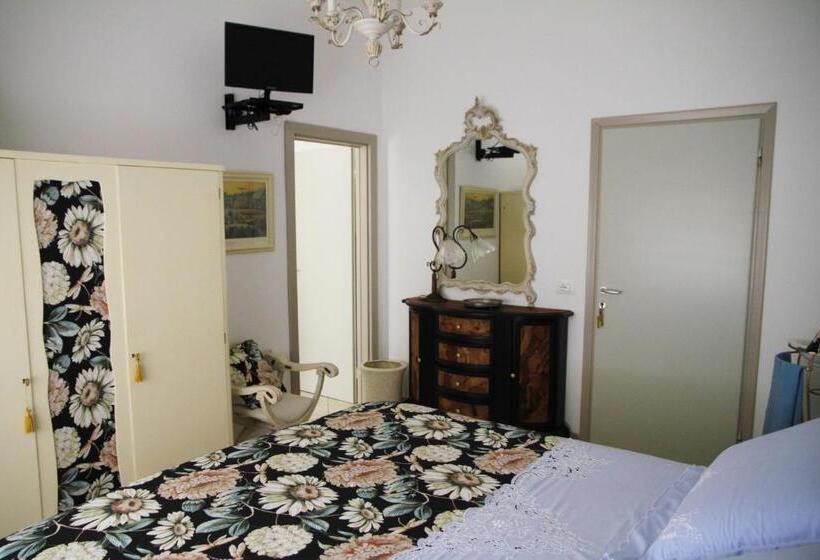 标准间, La Mimosa