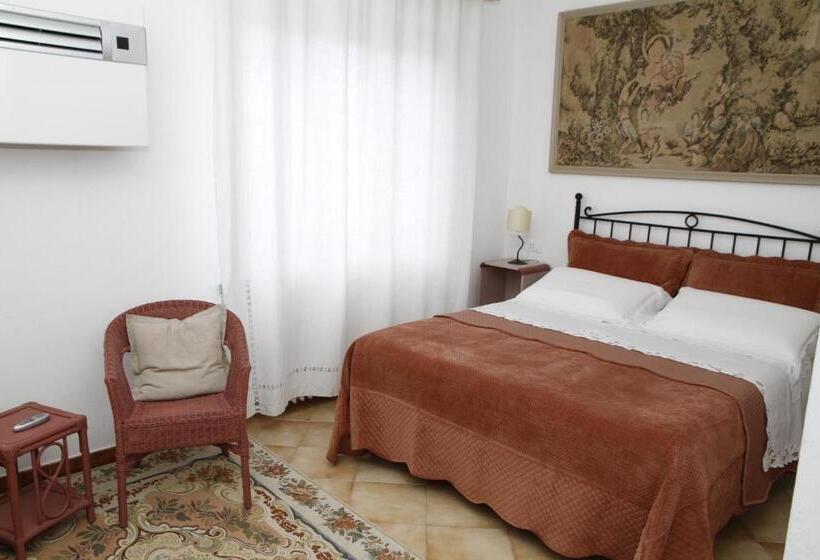 标准间, La Mimosa