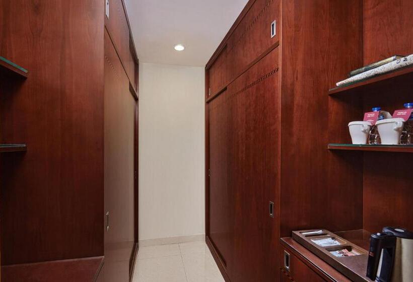 סוויטה, Makarem Mina