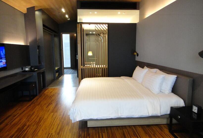 اتاق لوکس, Midori Clark Hotel And Casino