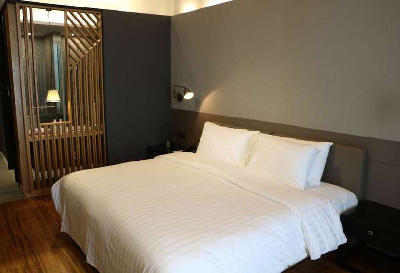 اتاق لوکس, Midori Clark Hotel And Casino