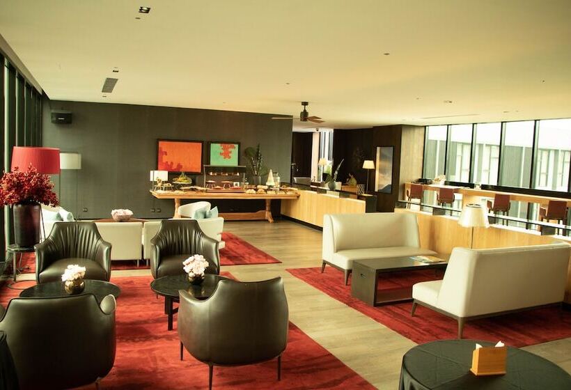 디럭스 룸, Midori Clark Hotel And Casino