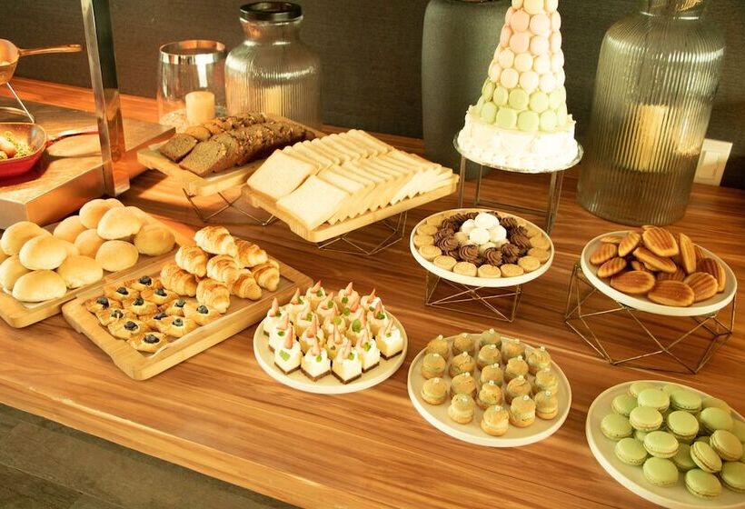 اتاق لوکس, Midori Clark Hotel And Casino