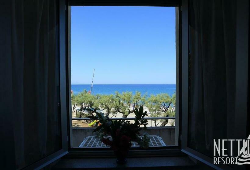 Апартаменты 2 Спальни Вид на Море, Nettuno Resort