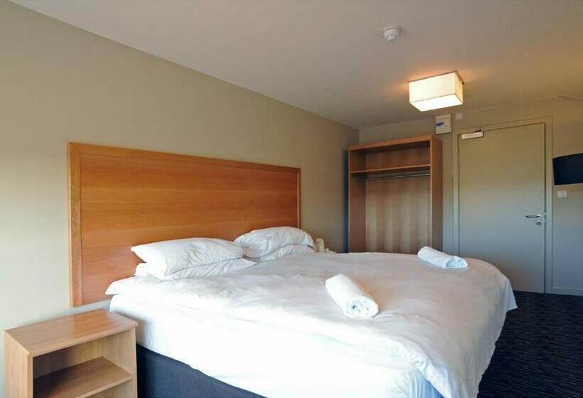 스탠다드 룸, The Titan