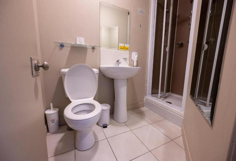 스탠다드 룸, The Titan