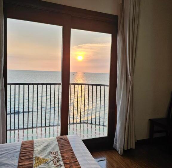 اتاق لوکس با بالکن و چشمانداز دریا, Venus Phu Quoc