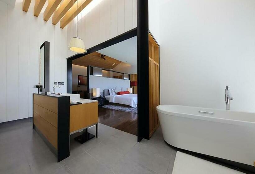 سوییت, Midori Clark Hotel And Casino