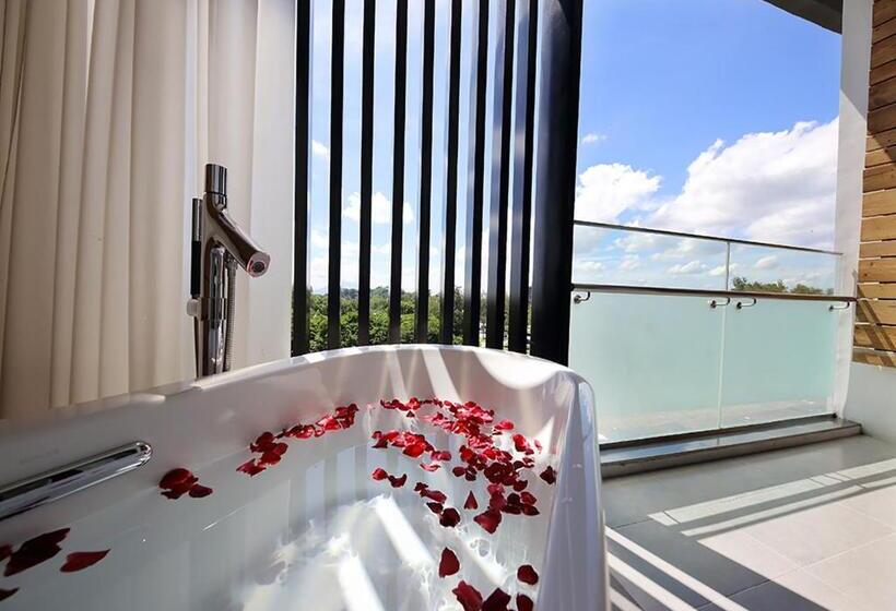 اتاق لوکس, Midori Clark Hotel And Casino