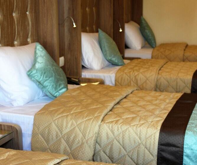 家庭四人房间, Naif Fort