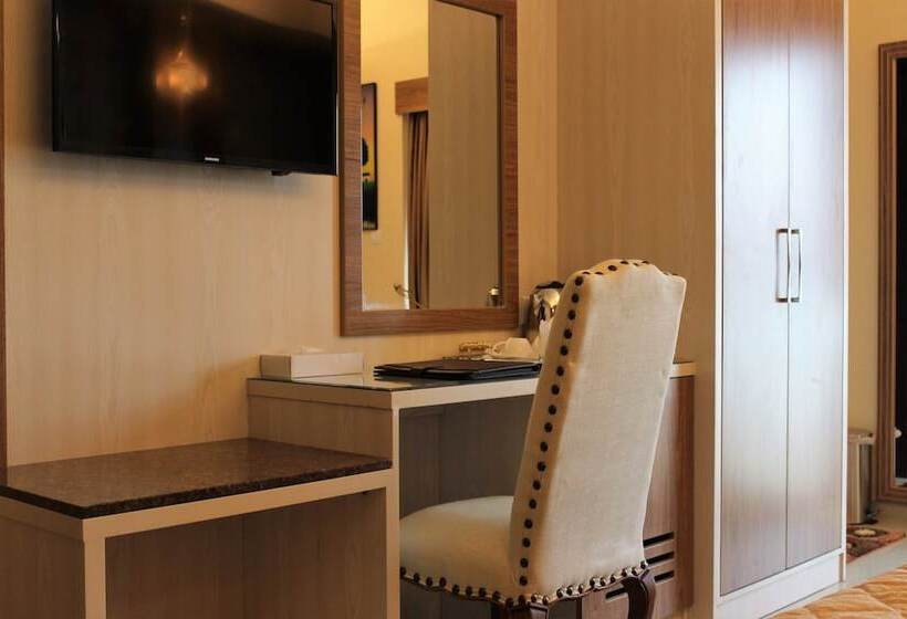 家庭间, Naif Fort