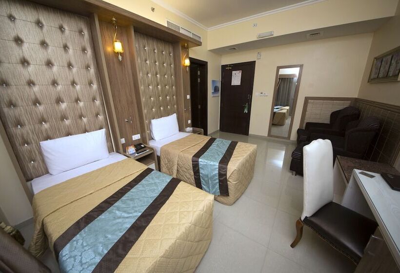 家庭间, Naif Fort