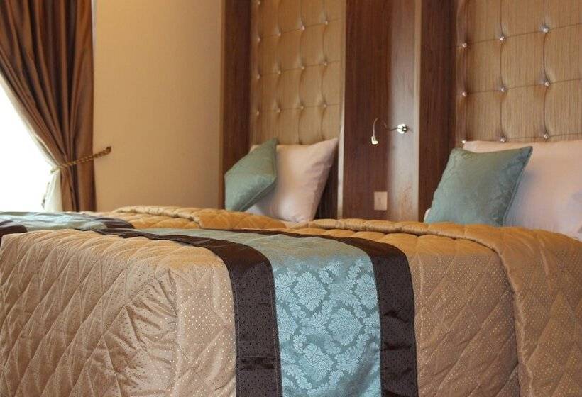 家庭间, Naif Fort