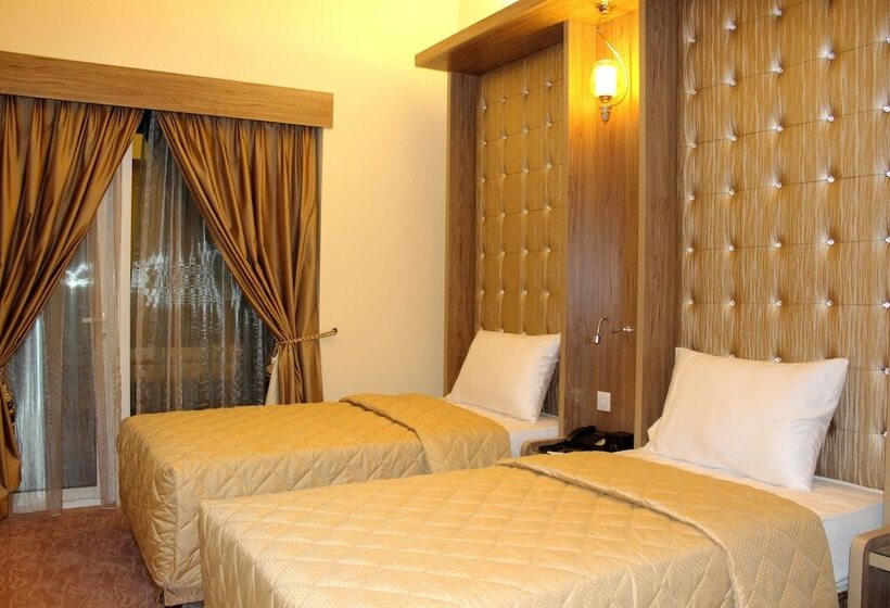 家庭间, Naif Fort