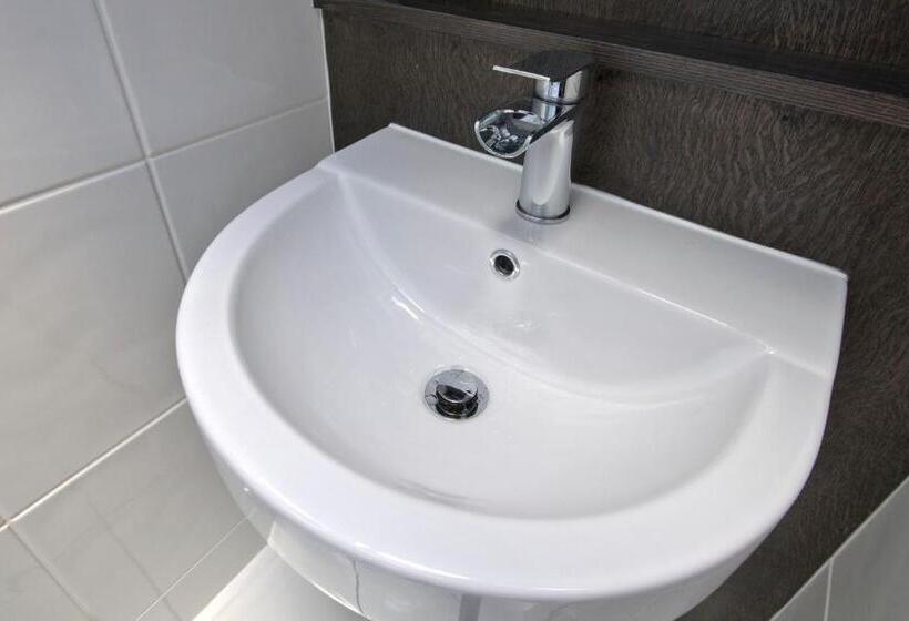 キングサイズベッドのスーペリアルーム, The Coppice Including Off Site Health Club