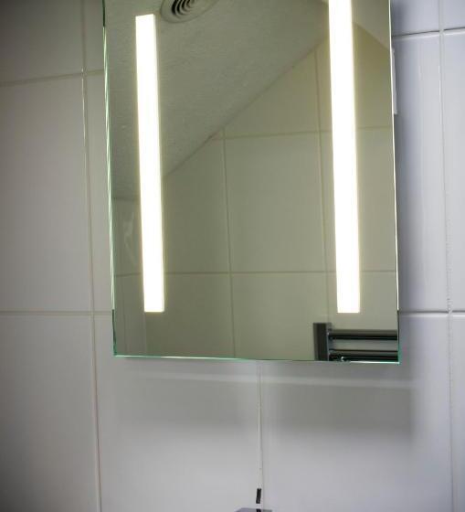 キングサイズベッドのデラックスルーム, The Coppice Including Off Site Health Club