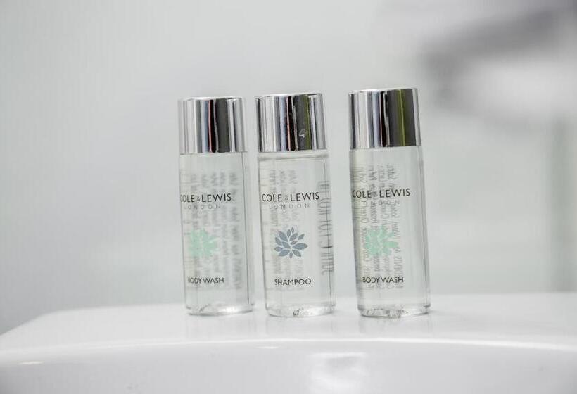 スタンダードルーム, The Coppice Including Off Site Health Club