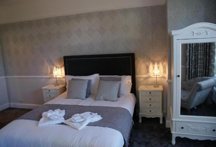 キングサイズベッドのデラックスルーム, The Coppice Including Off Site Health Club