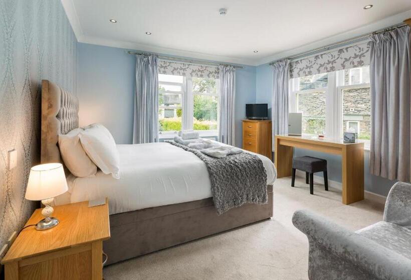 キングサイズベッドのデラックススイート, The Coppice Including Off Site Health Club