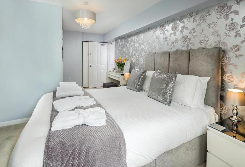 キングサイズベッドのスタンダードルーム, The Coppice Including Off Site Health Club