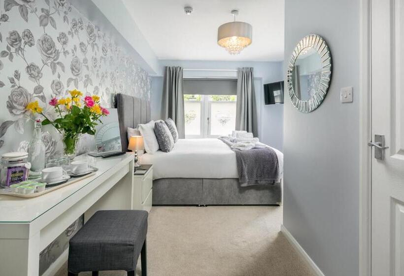 キングサイズベッドのスタンダードルーム, The Coppice Including Off Site Health Club