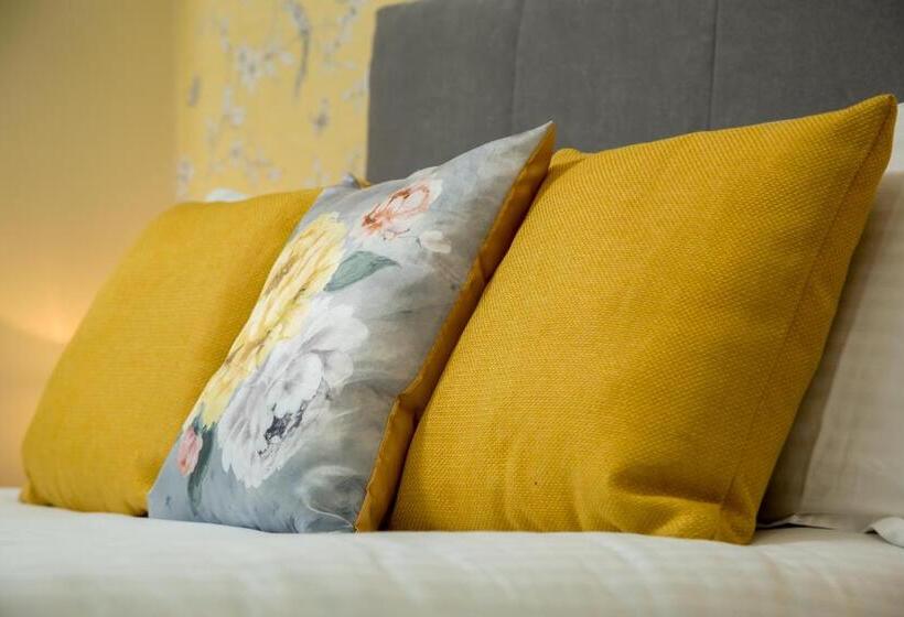 ベーシックルーム, The Coppice Including Off Site Health Club