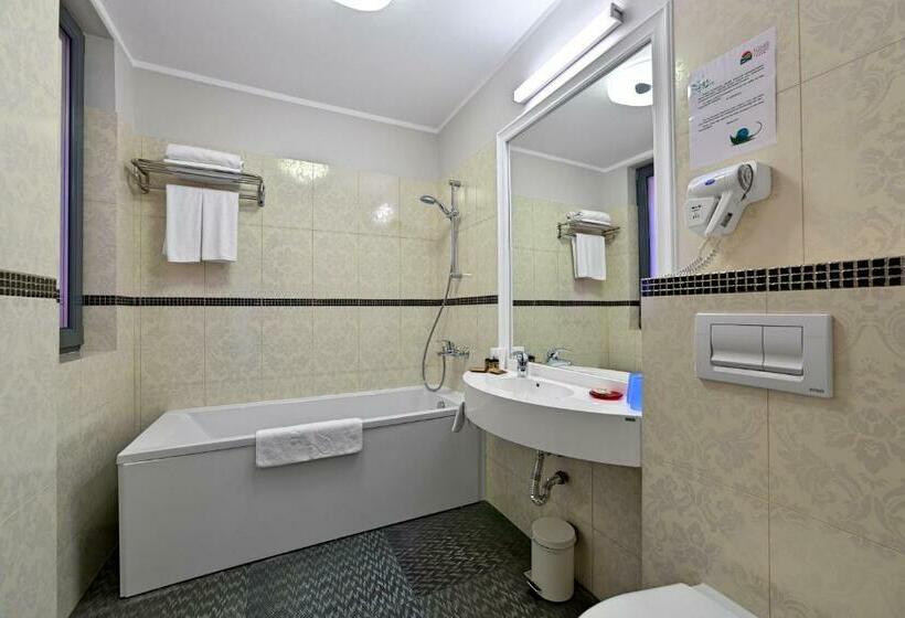 Апартаменты 1 Спальня, Tomis Garden Apartments Mamaia