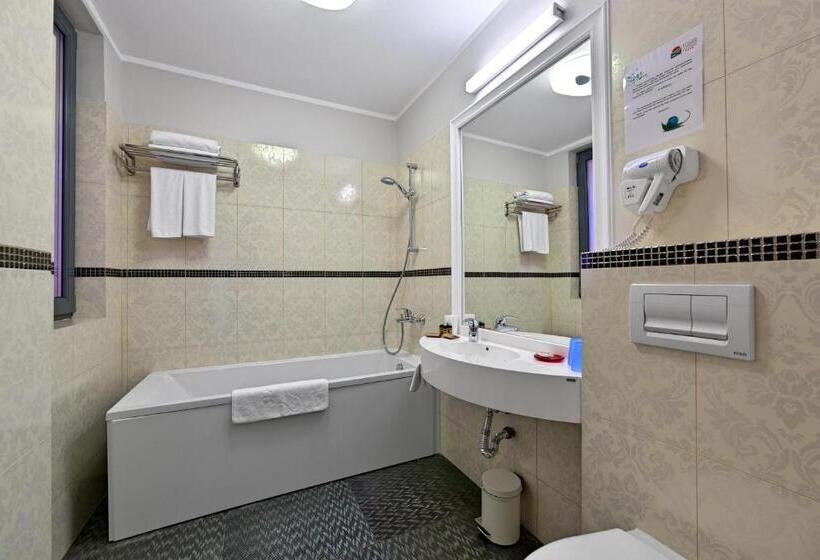 Апартаменты 2 Спальни, Tomis Garden Apartments Mamaia