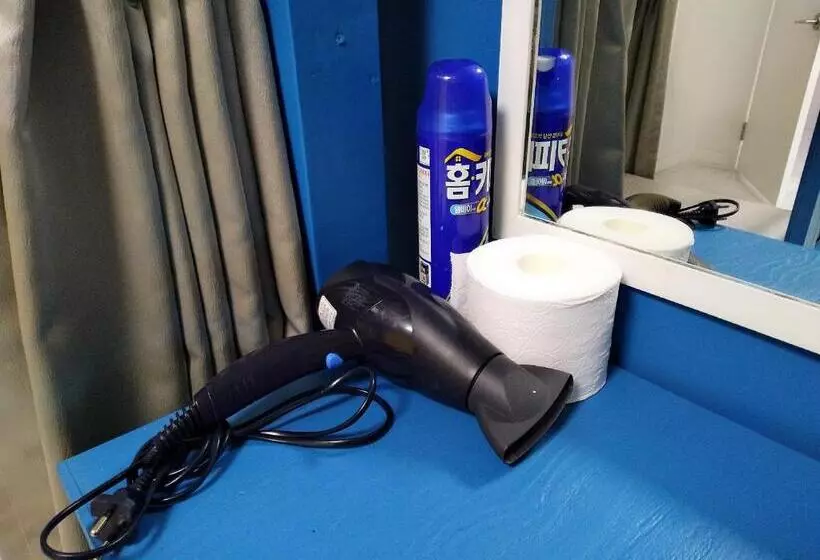 ルームシェアのワンベッド, Slow Citi Guest House