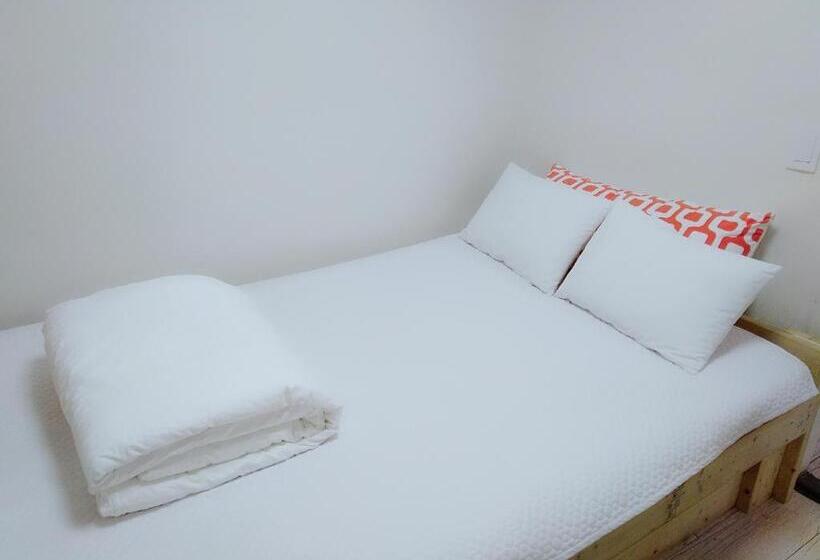 חדר אקונומי יחיד, Slow Citi Guest House