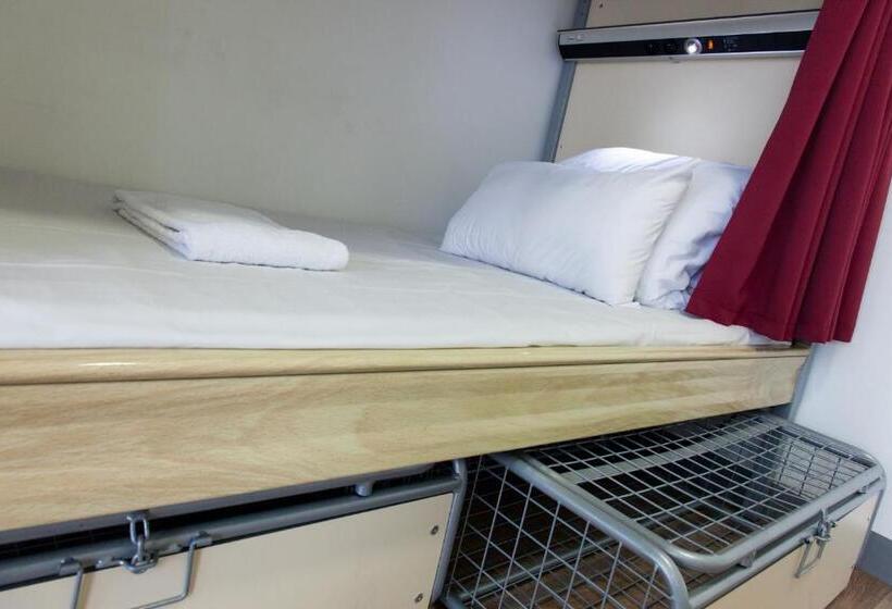 浴室共有スタンダード4人用ルーム, St Christopher S Budget Hotel Paris   Gare Du Nord