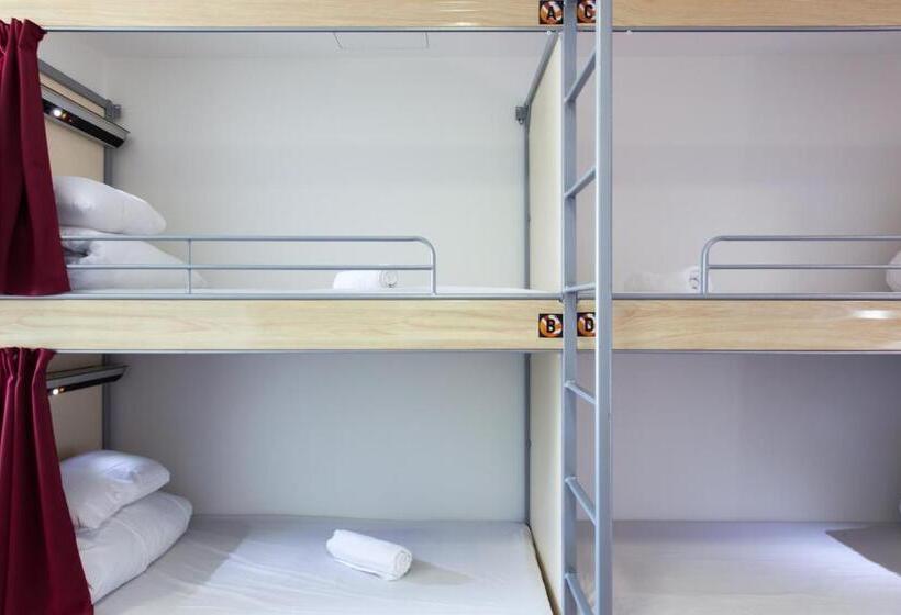 浴室共有スタンダード4人用ルーム, St Christopher S Budget Hotel Paris   Gare Du Nord