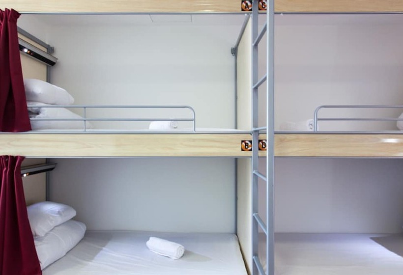 浴室共有スタンダード4人用ルーム, St Christopher S Budget Hotel Paris   Gare Du Nord