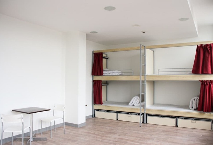 浴室共有スタンダード4人用ルーム, St Christopher S Budget Hotel Paris   Gare Du Nord