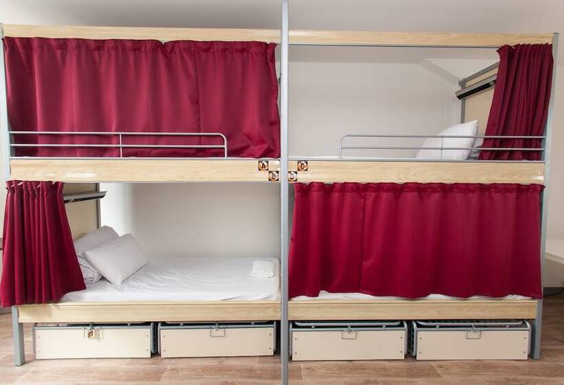 スタンダード4人部屋, St Christopher S Budget Hotel Paris   Gare Du Nord