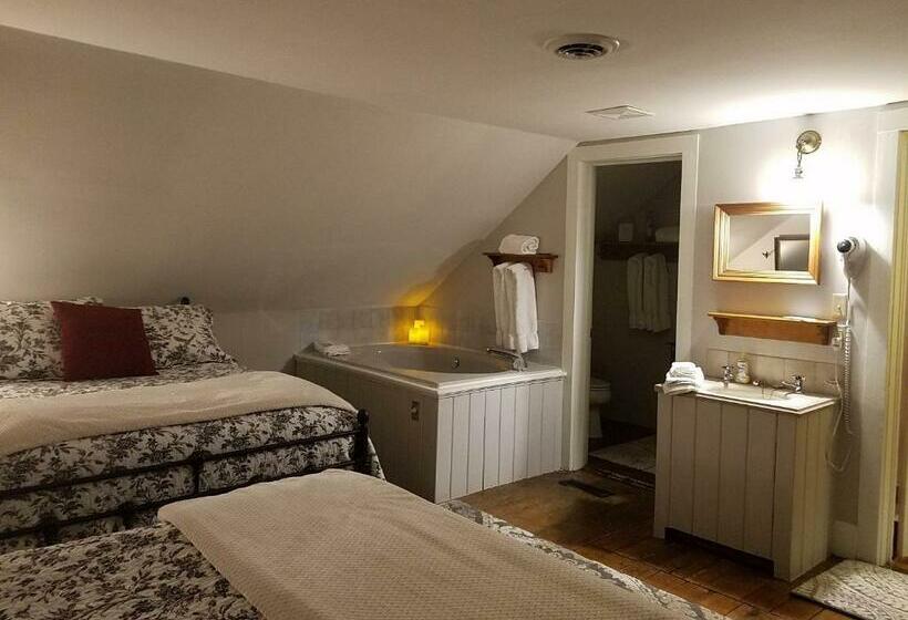 四人标准间, Lilly Pad