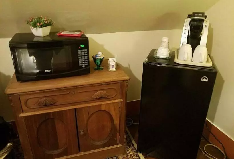 スタンダード4人部屋, Lilly Pad