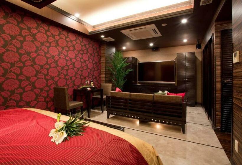 سوییت جونیور, And Spa Lotus Modern