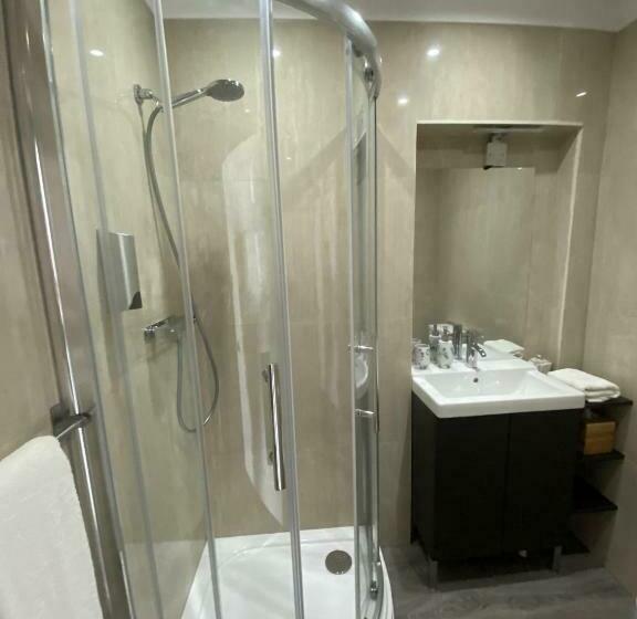 디럭스 룸, Astral Lodge